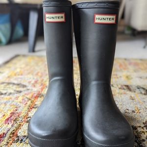 Hunter classic Black waterproof rain boots, size 13 (unisex)